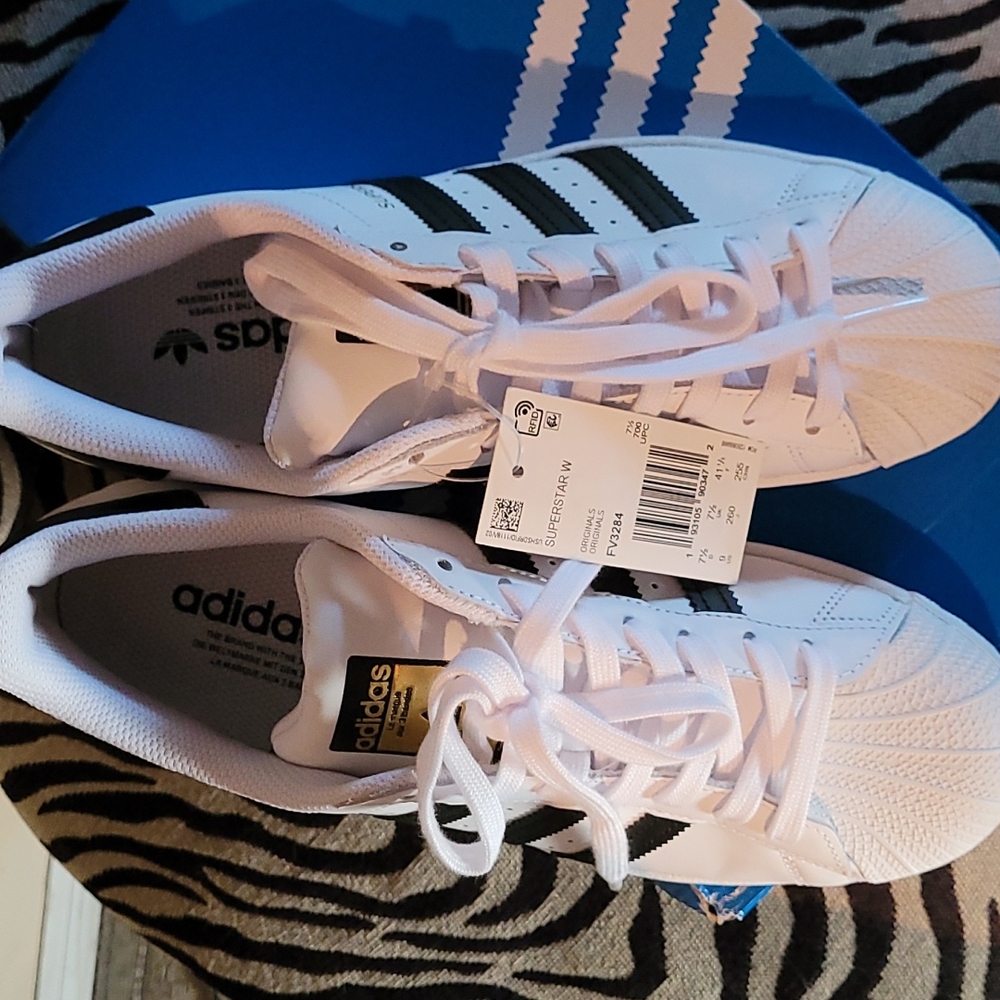 Adidas NWT Superstar - Picture 4 of 4